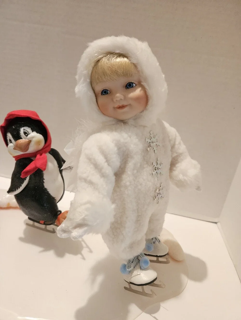 Ashton Drake Snowbabies Follow The Leader